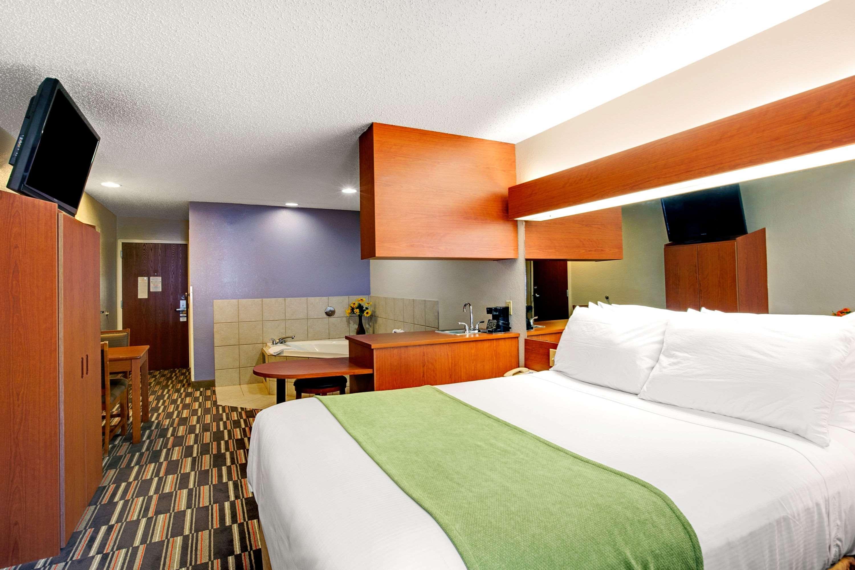 Microtel Inn & Suites By Wyndham Cherokee Exterior photo