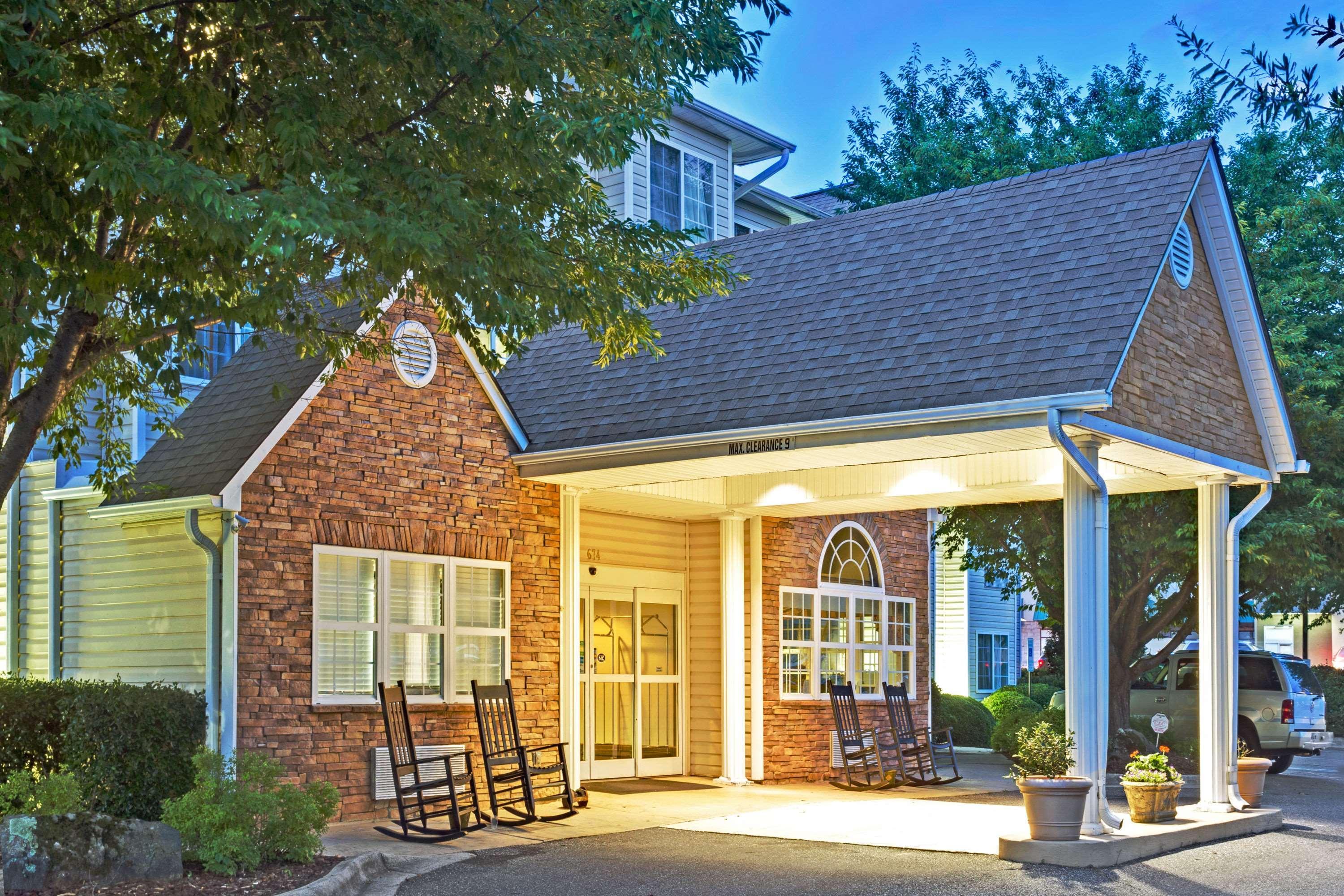 Microtel Inn & Suites By Wyndham Cherokee Exterior photo